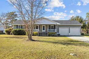 Otter Banks Retreat 3 Bedroom Home by RedAwning