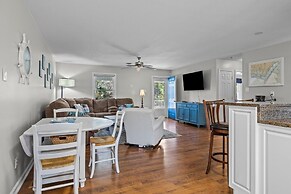 Otter Banks Retreat 3 Bedroom Home by RedAwning