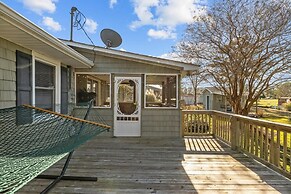 Otter Banks Retreat 3 Bedroom Home by RedAwning