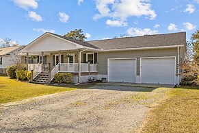 Otter Banks Retreat 3 Bedroom Home by RedAwning