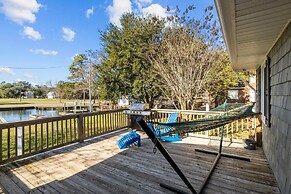 Otter Banks Retreat 3 Bedroom Home by RedAwning