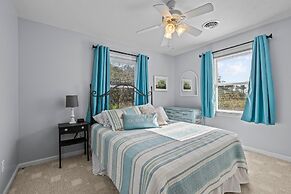 Otter Banks Retreat 3 Bedroom Home by RedAwning