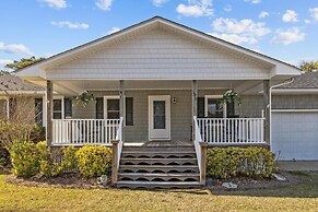 Otter Banks Retreat 3 Bedroom Home by RedAwning