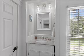 Harolds House 4 Bedroom Home by RedAwning