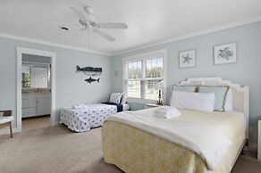 Harolds House 4 Bedroom Home by RedAwning