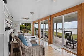 Harolds House 4 Bedroom Home by RedAwning