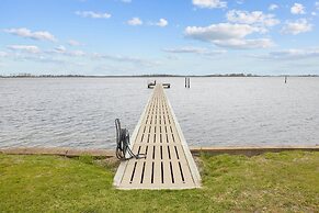 Harolds House 4 Bedroom Home by RedAwning