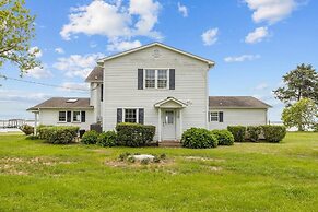 Harolds House 4 Bedroom Home by RedAwning