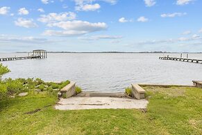 Harolds House 4 Bedroom Home by RedAwning