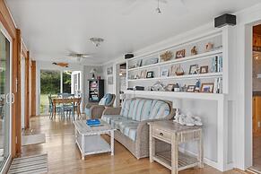 Harolds House 4 Bedroom Home by RedAwning