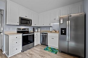 Anchors Away Unit 4 2 Bedroom Duplex by RedAwning