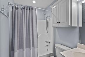 Anchors Away Unit 4 2 Bedroom Duplex by RedAwning