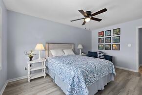 Anchors Away Unit 4 2 Bedroom Duplex by RedAwning