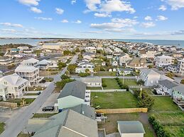 Anchors Away Unit 4 2 Bedroom Duplex by RedAwning