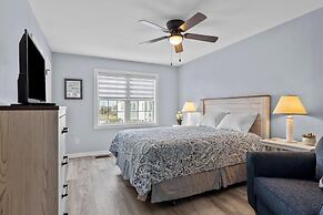 Anchors Away Unit 4 2 Bedroom Duplex by RedAwning