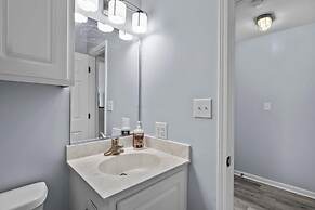 Anchors Away Unit 4 2 Bedroom Duplex by RedAwning