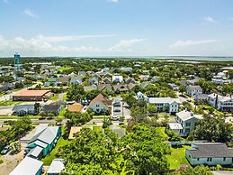 Green Turtle Cottage 2 Bedroom Home by Redawning