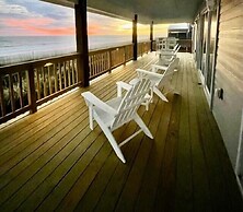 The Beachcomber 5 Bedroom Home by RedAwning