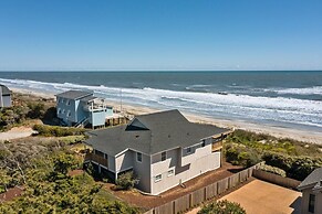 The Beachcomber 5 Bedroom Home by RedAwning