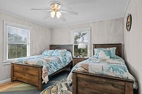 The Beachcomber 5 Bedroom Home by RedAwning