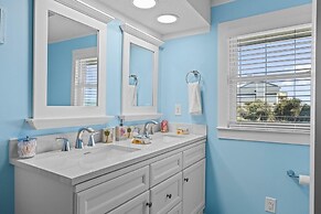 The Beachcomber 5 Bedroom Home by RedAwning