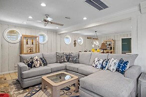 The Beachcomber 5 Bedroom Home by RedAwning