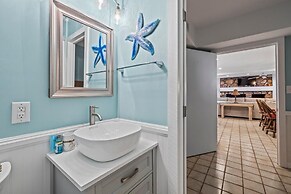 The Beachcomber 5 Bedroom Home by RedAwning