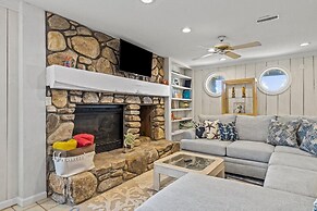 The Beachcomber 5 Bedroom Home by RedAwning