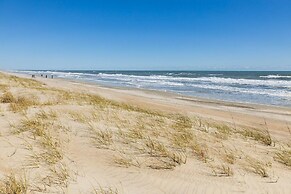 The Beachcomber 5 Bedroom Home by RedAwning