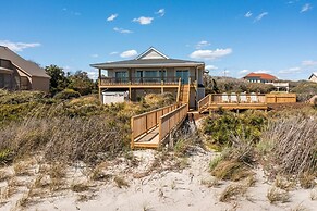 The Beachcomber 5 Bedroom Home by RedAwning