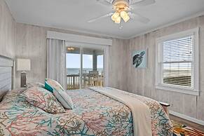 The Beachcomber 5 Bedroom Home by RedAwning