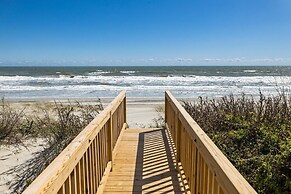 The Beachcomber 5 Bedroom Home by RedAwning