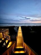 The Beachcomber 5 Bedroom Home by RedAwning