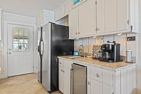 The Beachcomber 5 Bedroom Home by RedAwning