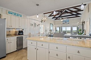 The Beachcomber 5 Bedroom Home by RedAwning