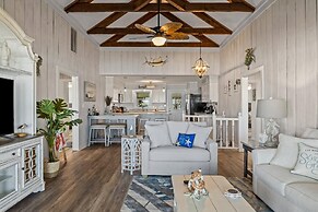 The Beachcomber 5 Bedroom Home by RedAwning