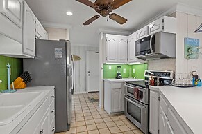 The Beachcomber 5 Bedroom Home by RedAwning