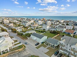 Anchors Away Unit 1 2 Bedroom Duplex by RedAwning