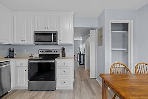 Anchors Away Unit 1 2 Bedroom Duplex by RedAwning