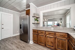 Inhale, Exhale 6 Bedroom Home by Redawning