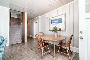 Inhale, Exhale 6 Bedroom Home by Redawning