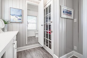 Inhale, Exhale 6 Bedroom Home by Redawning