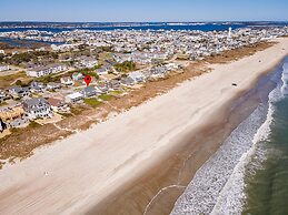 Inhale, Exhale 6 Bedroom Home by Redawning