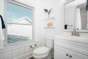 Inhale, Exhale 6 Bedroom Home by Redawning