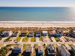 Inhale, Exhale 6 Bedroom Home by Redawning