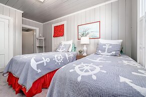 Inhale, Exhale 6 Bedroom Home by Redawning