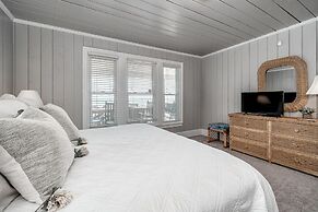 Inhale, Exhale 6 Bedroom Home by Redawning