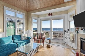Dolphin Dreams 5 Bedroom Home by RedAwning