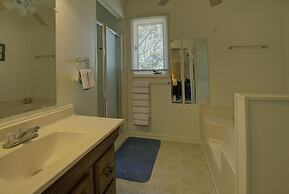 Core Sound Lodge 3 Bedroom Home by RedAwning