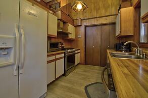 Core Sound Lodge 3 Bedroom Home by RedAwning